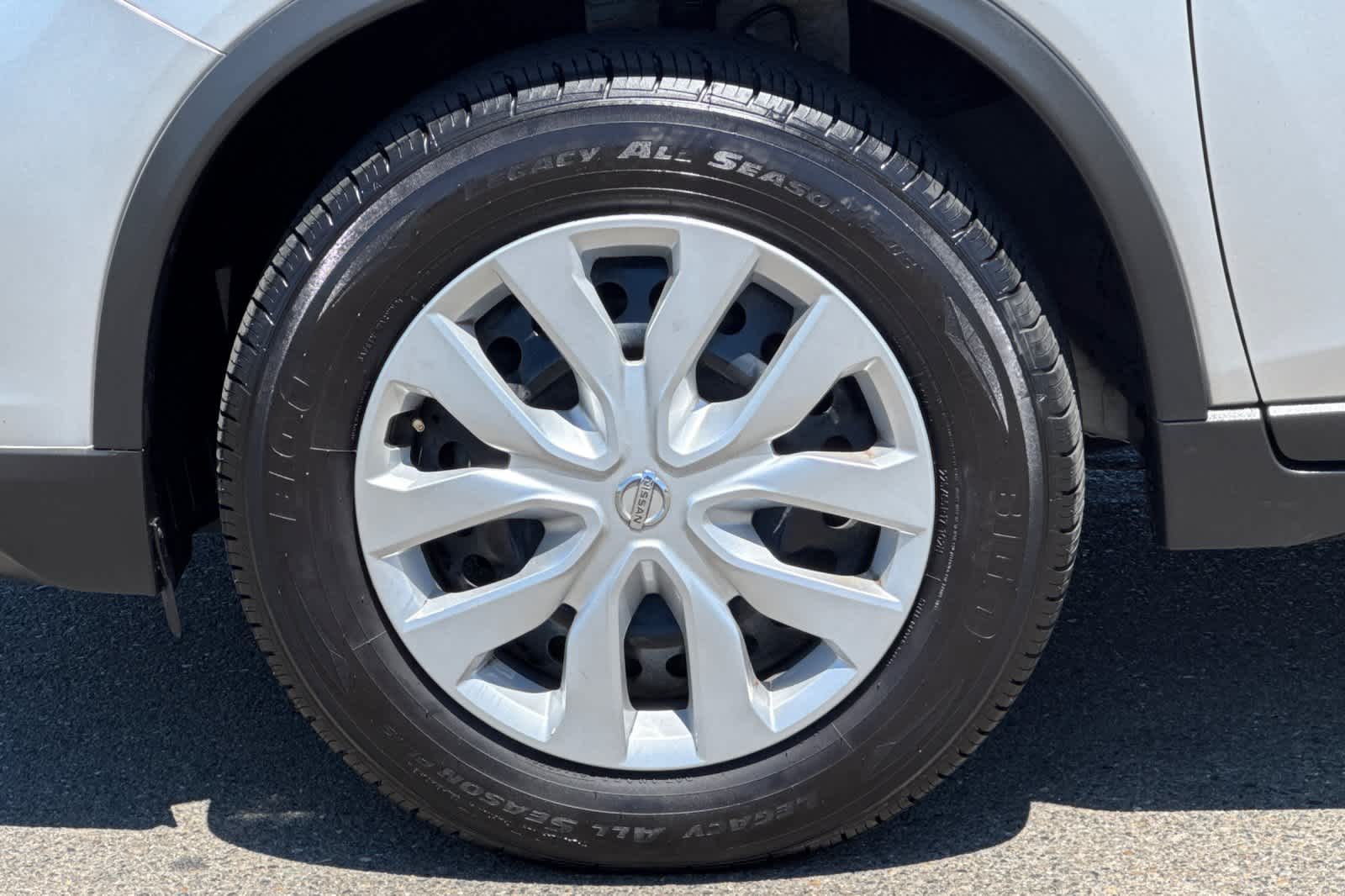 Thumbnail: 2020 Nissan Rogue - 30