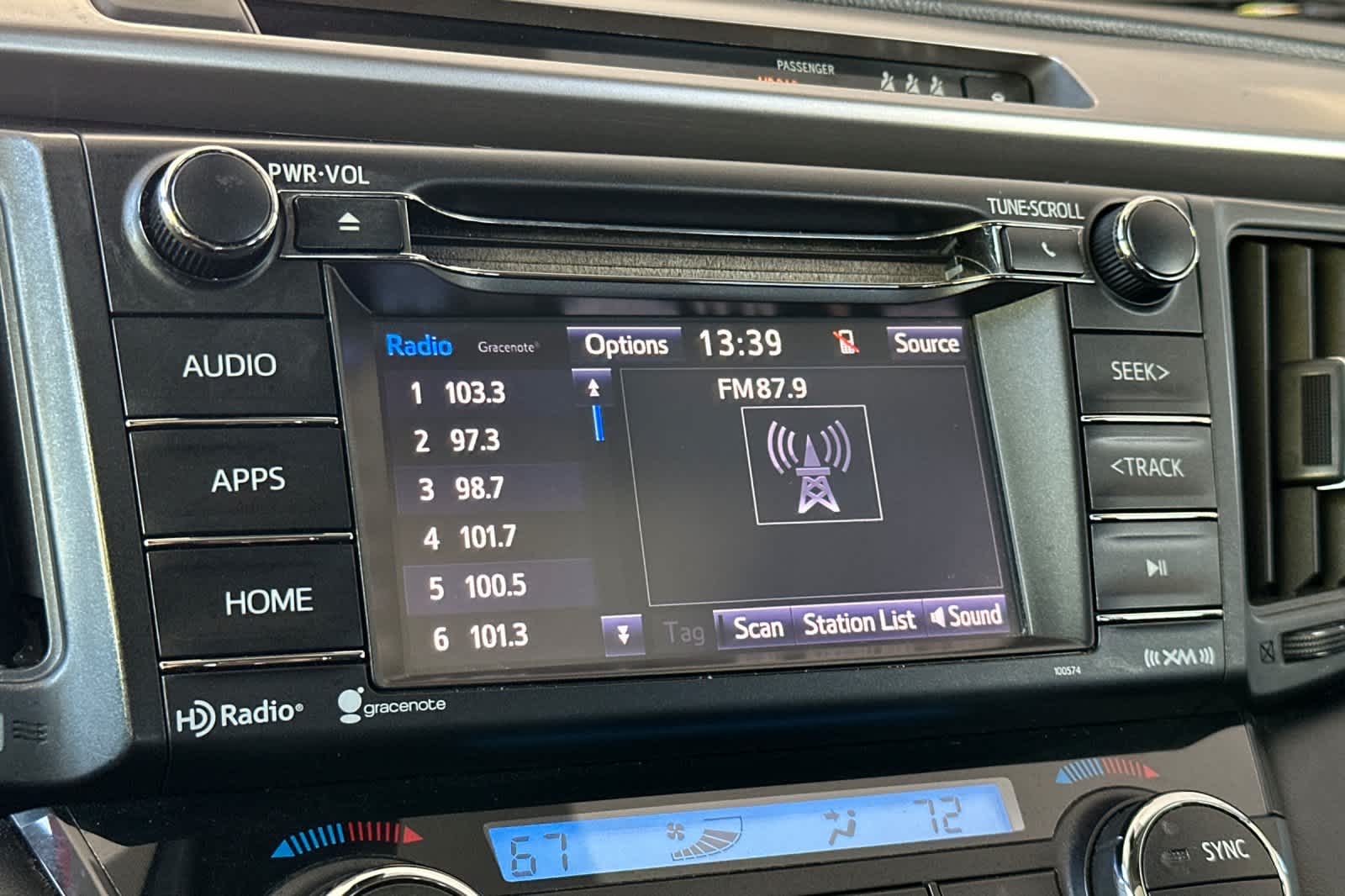 Thumbnail: 2018 Toyota RAV4 - 19