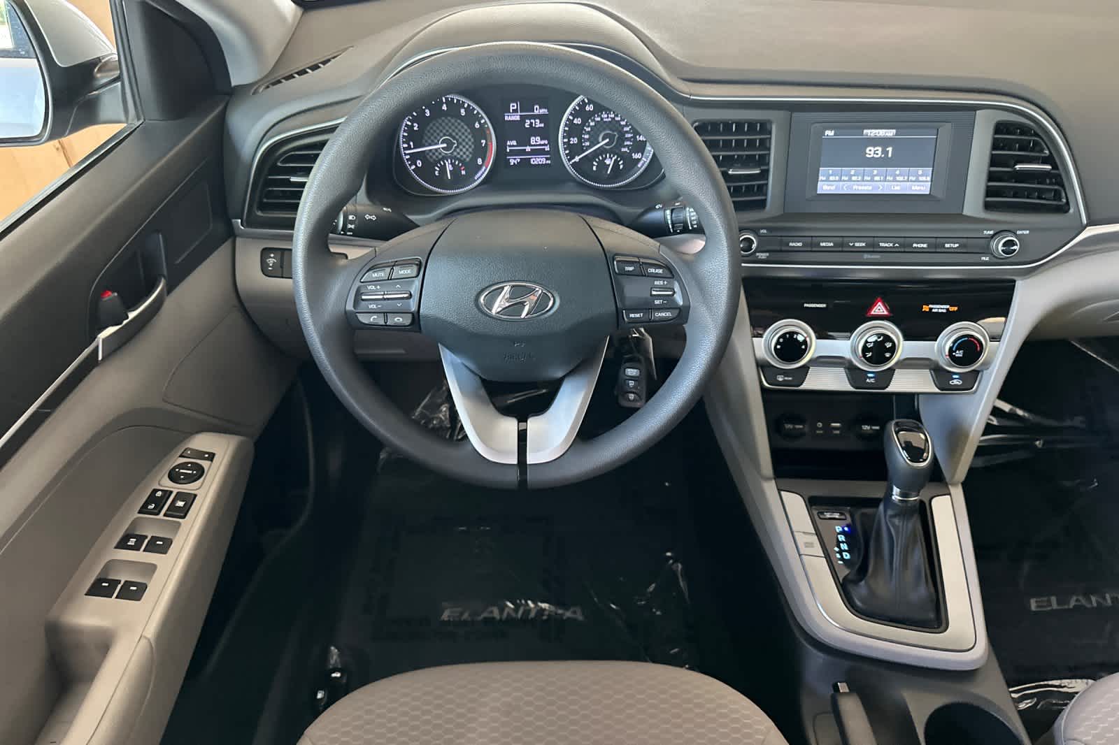 Thumbnail: 2019 Hyundai Elantra - 14