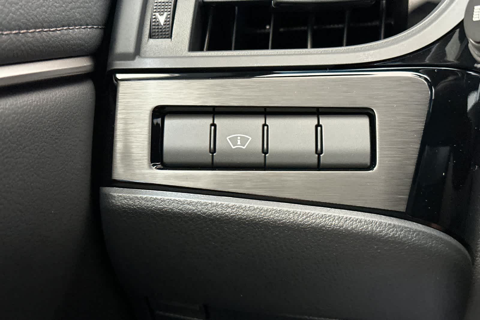 Thumbnail: 2025 Lexus ES - 29