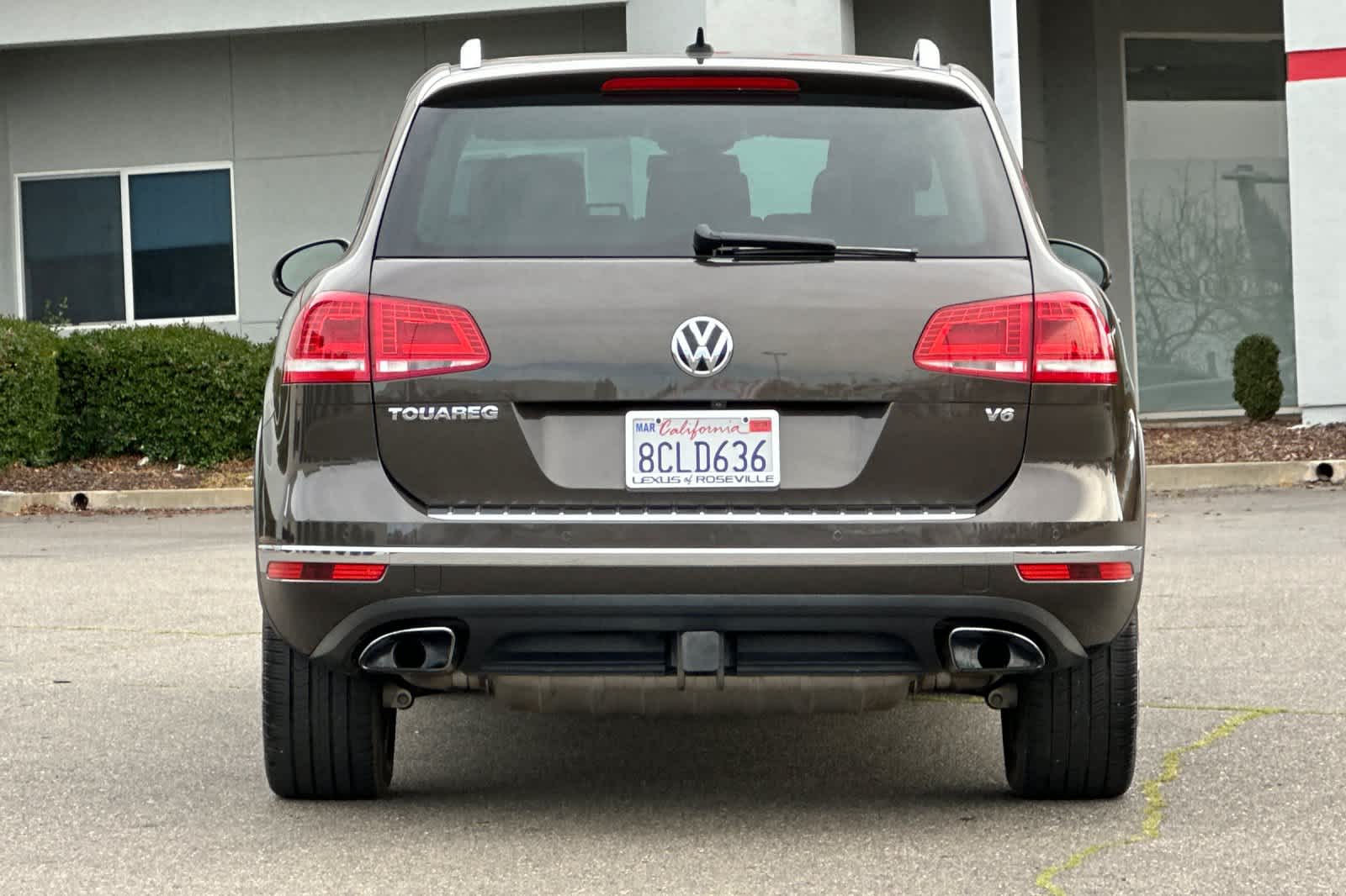 Thumbnail: 2016 Volkswagen Touareg - 8