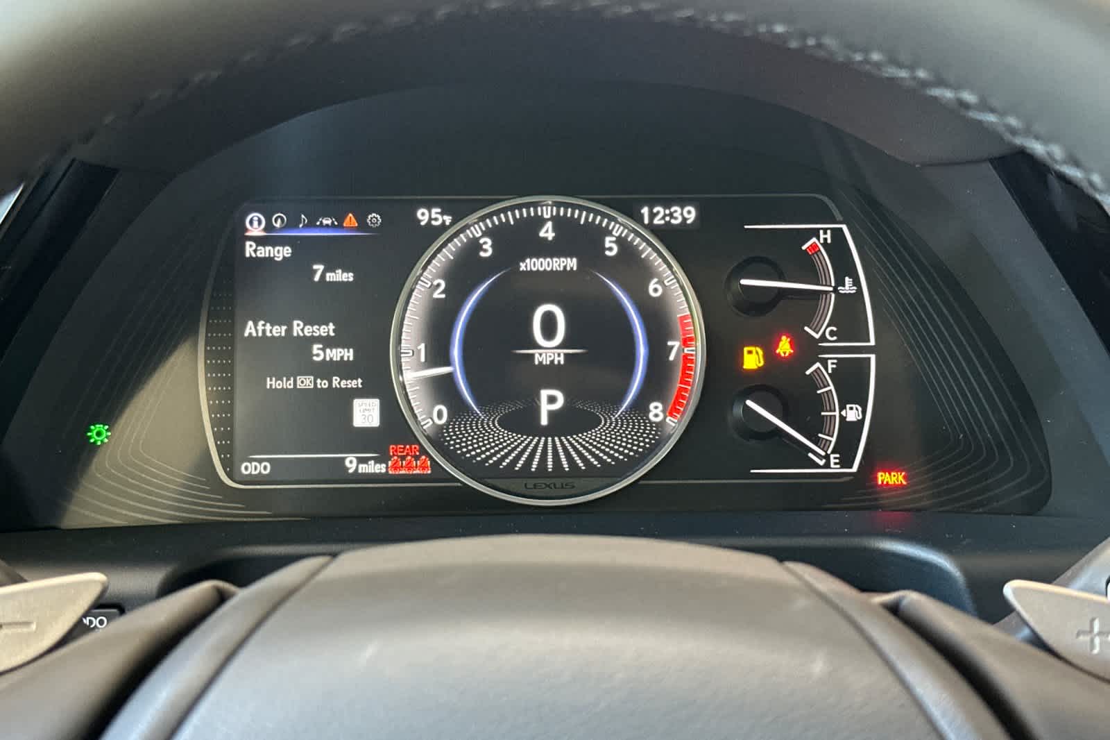 Thumbnail: 2025 Lexus ES - 27