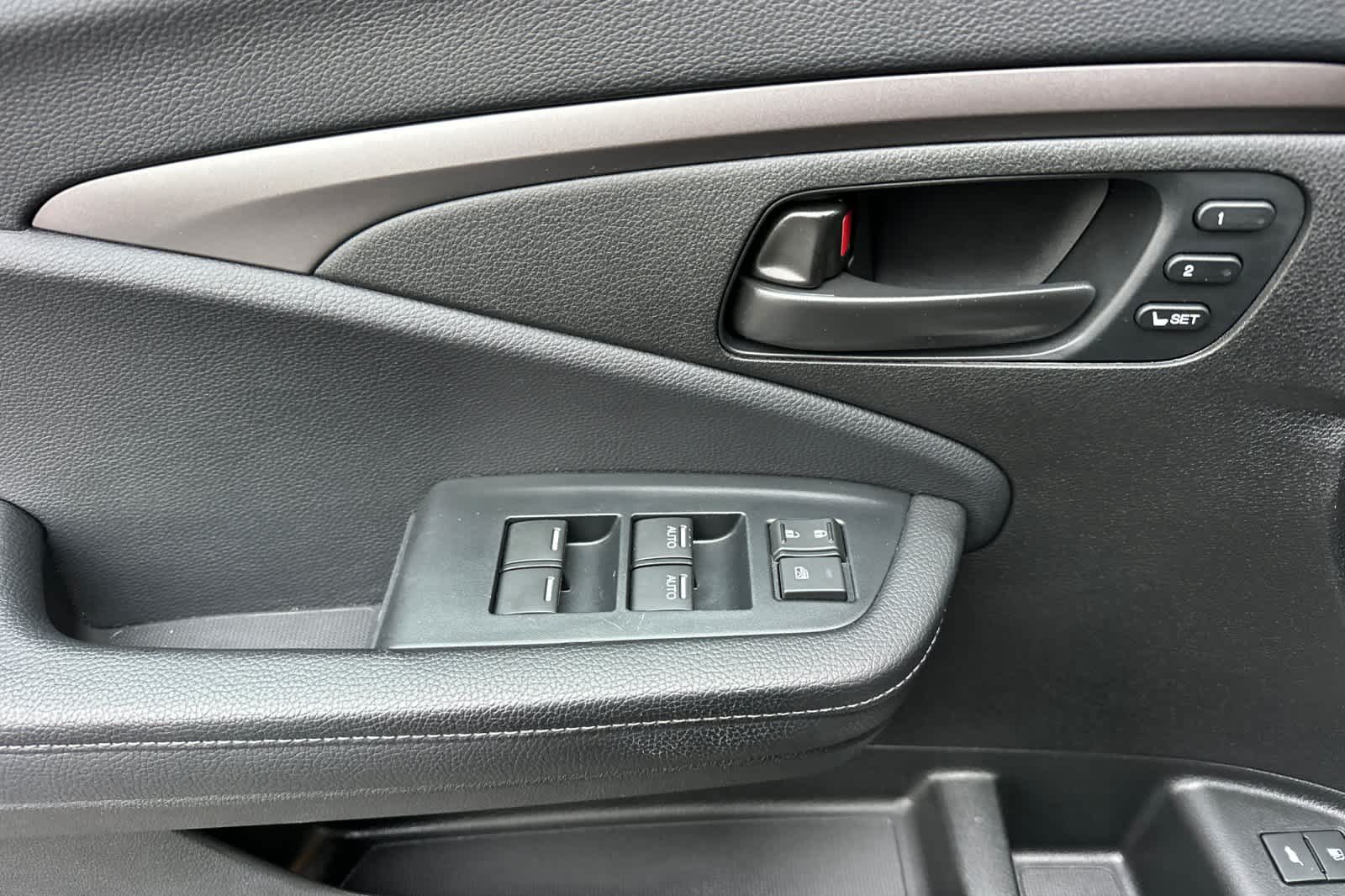 Thumbnail: 2022 Honda Passport - 12