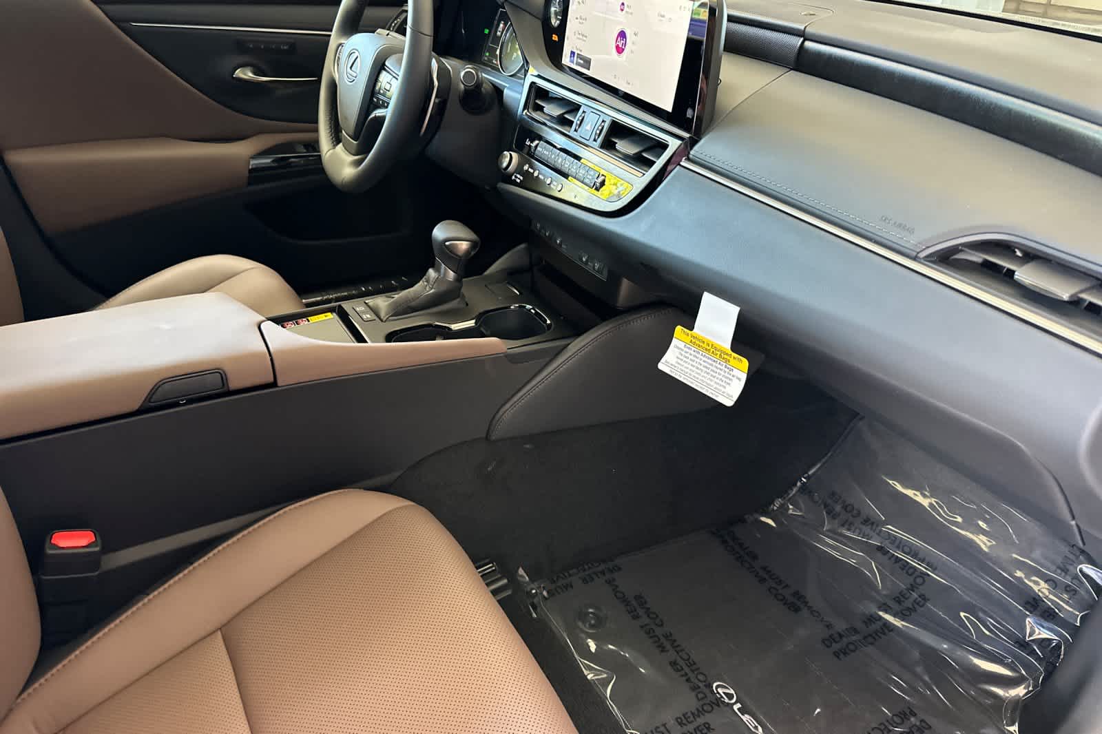 Thumbnail: 2025 Lexus ES - 16