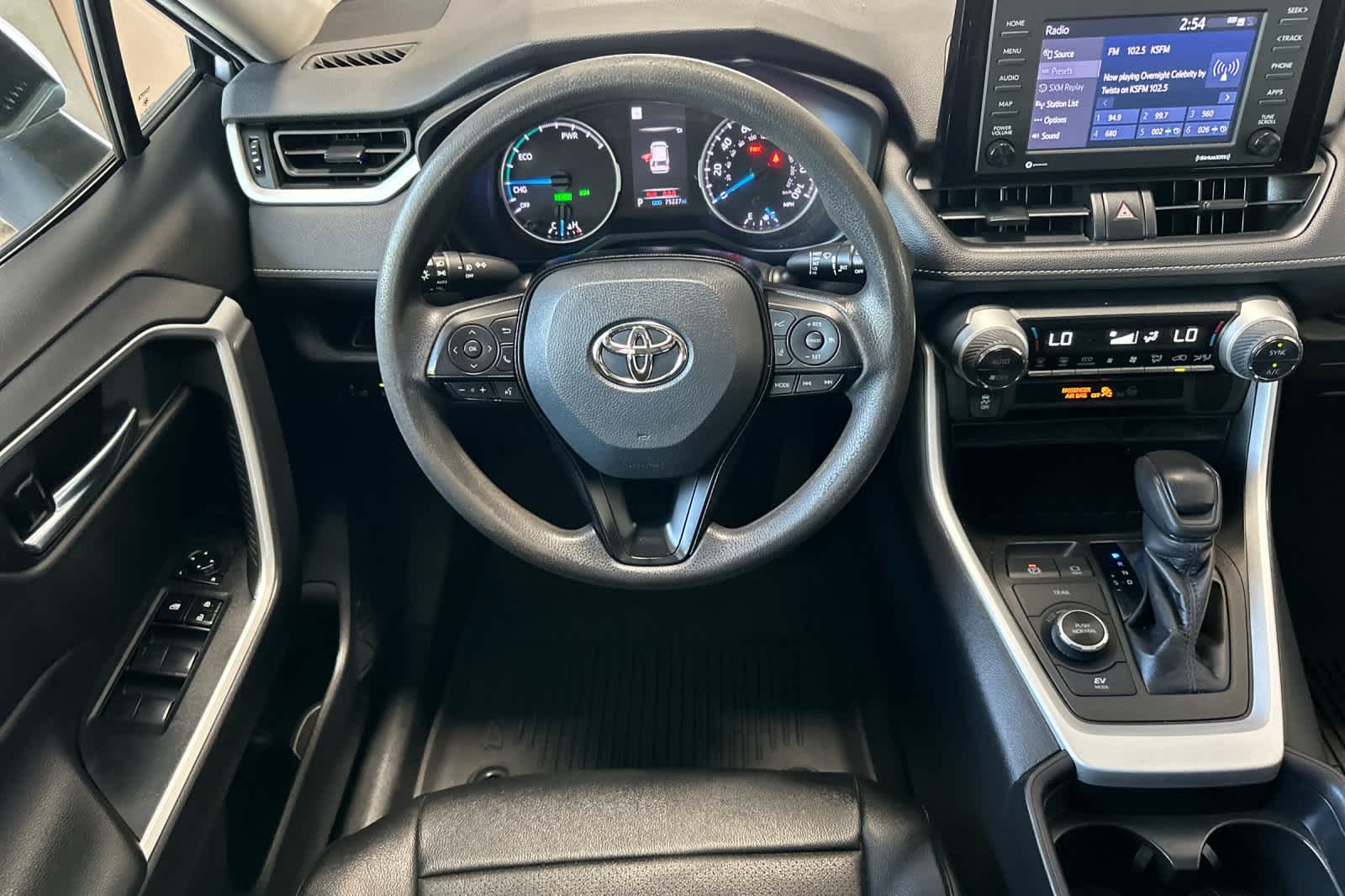 Thumbnail: 2021 Toyota RAV4 - 15