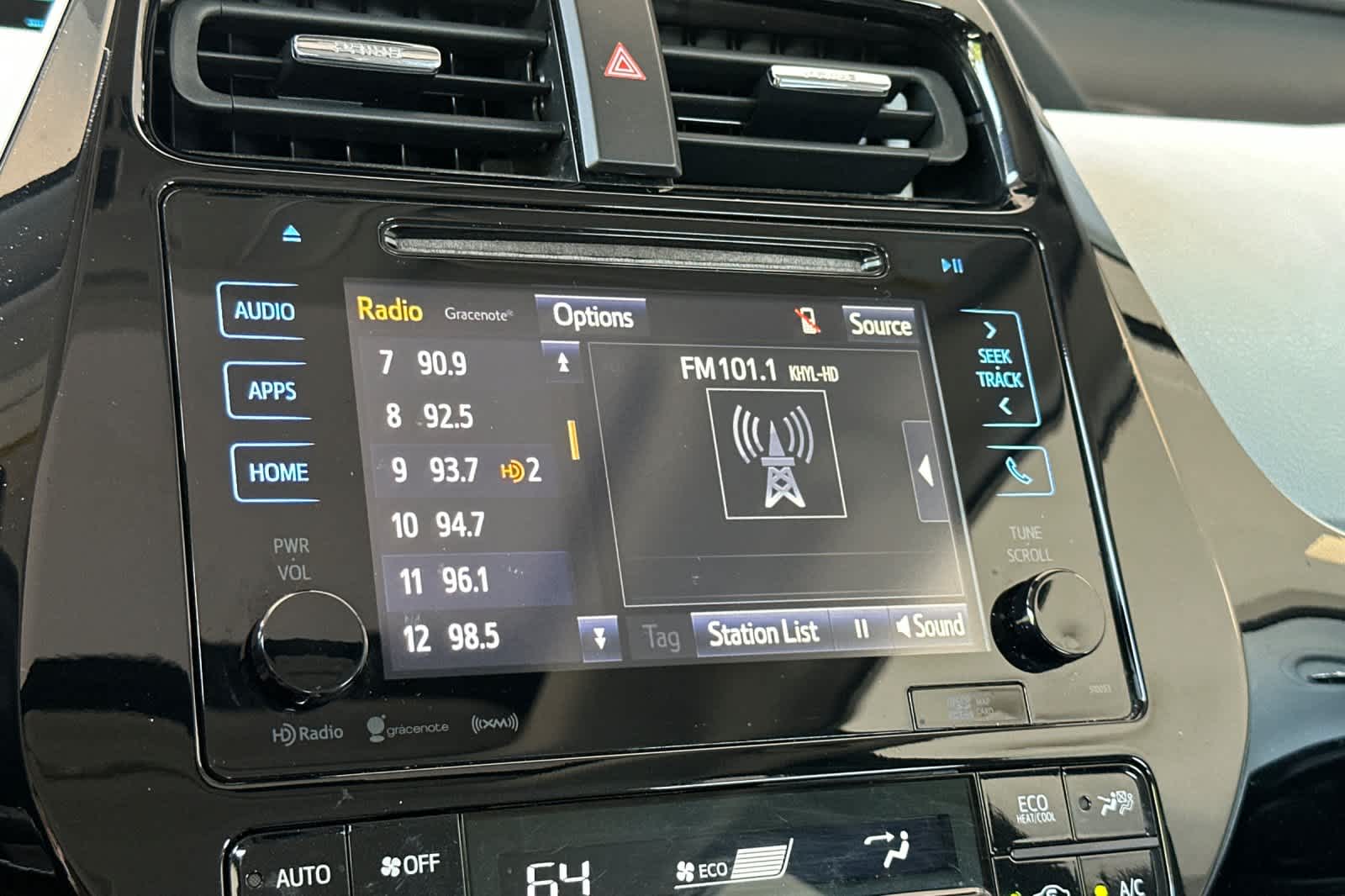2016 Toyota Prius Three 19
