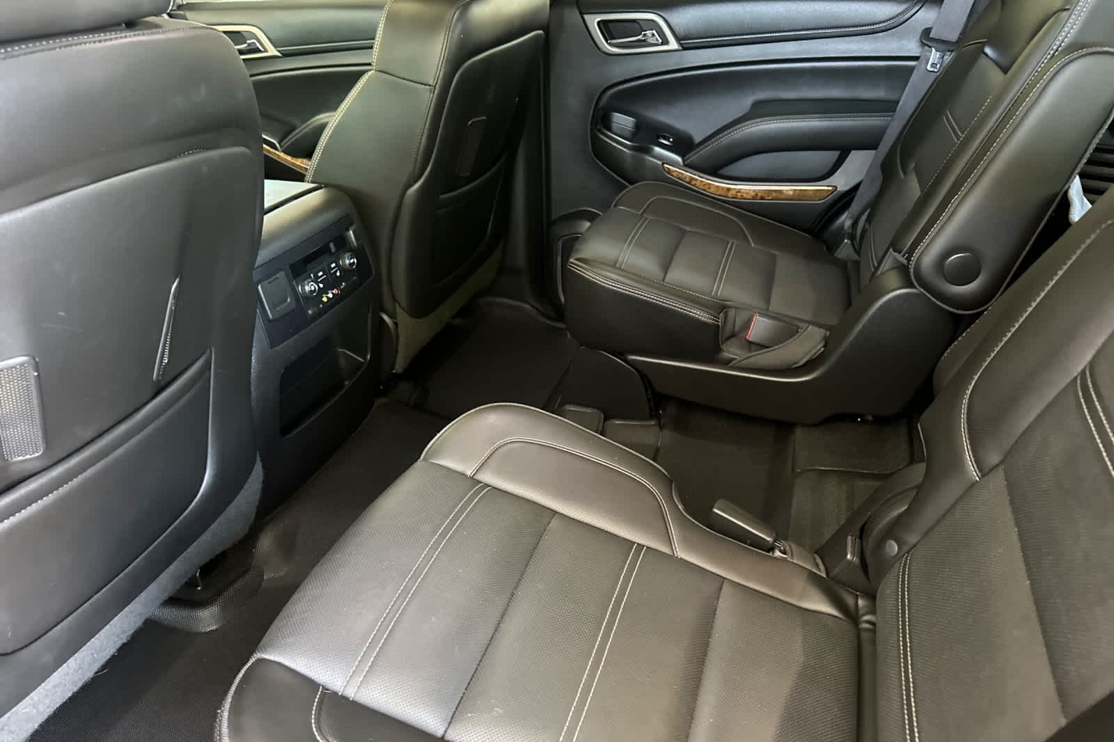 Thumbnail: 2015 GMC Yukon - 4