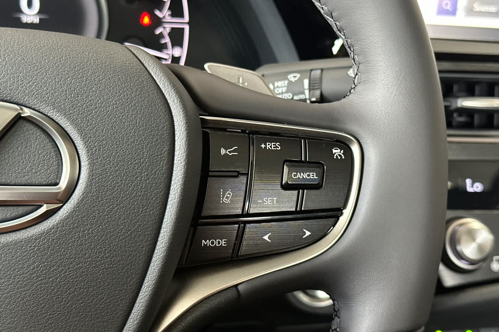 Thumbnail: 2025 Lexus ES - 27