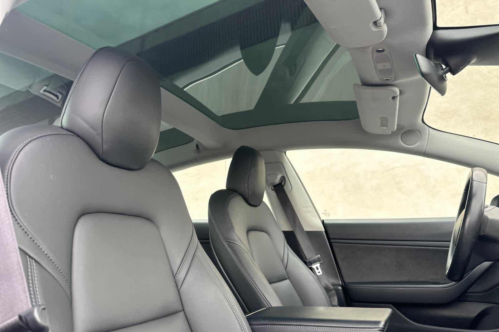 Thumbnail: 2019 Tesla Model 3 - 17