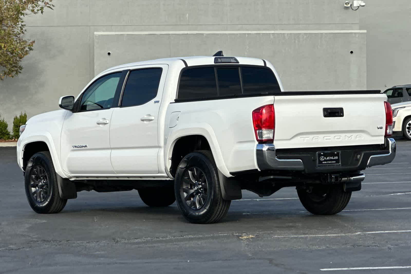 Thumbnail: 2017 Toyota Tacoma - 7