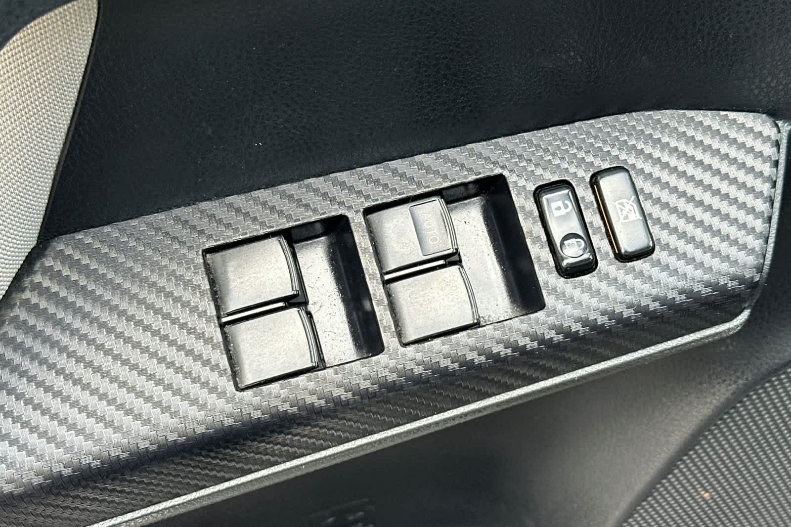 Thumbnail: 2015 Toyota RAV4 - 13