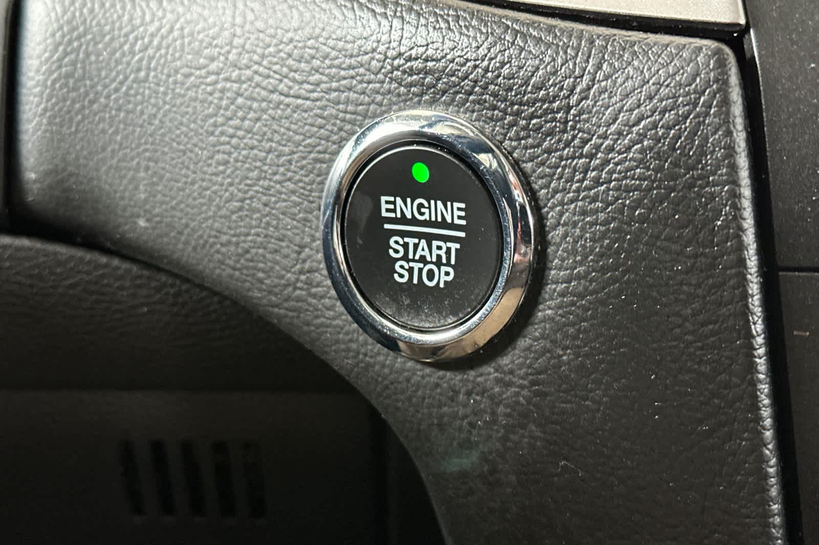 Thumbnail: 2019 Ford Edge - 25