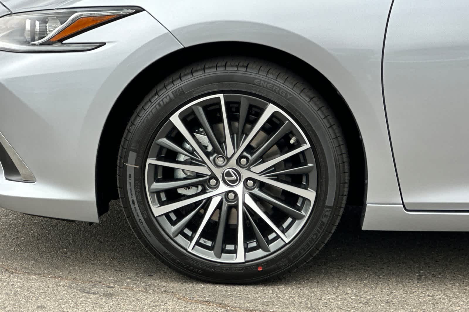 Thumbnail: 2025 Lexus ES - 30