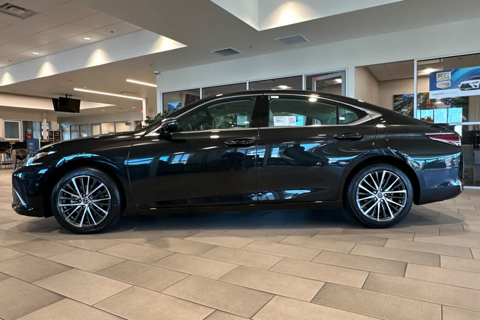 Thumbnail: 2025 Lexus ES - 9