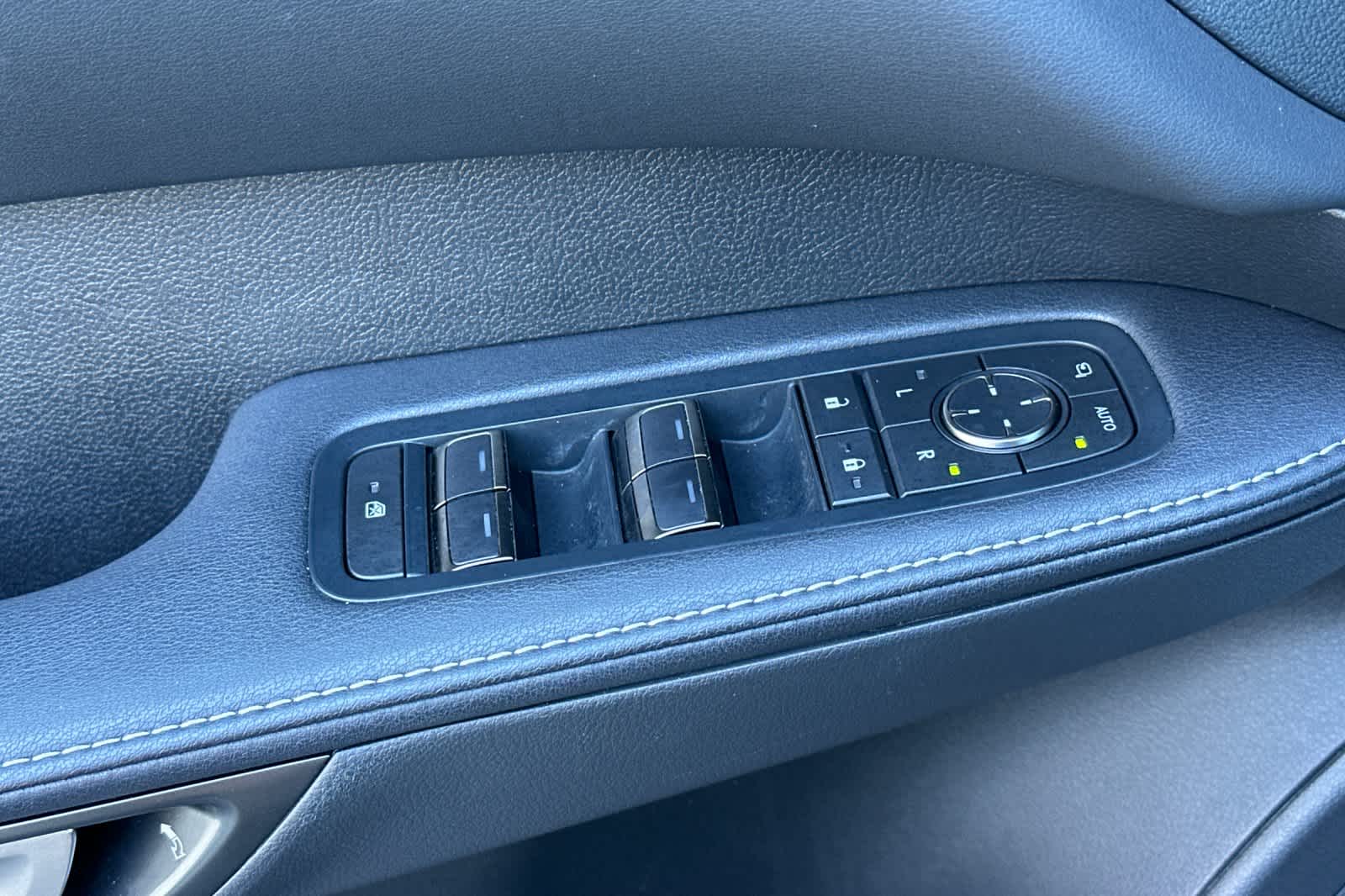 Thumbnail: 2025 Lexus RX - 13