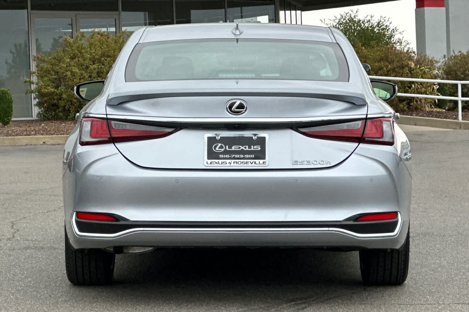 Thumbnail: 2025 Lexus ES - 8