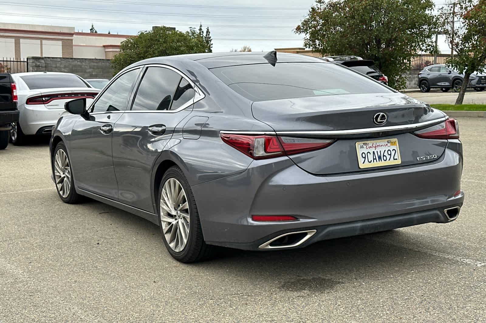 Thumbnail: 2019 Lexus ES - 4