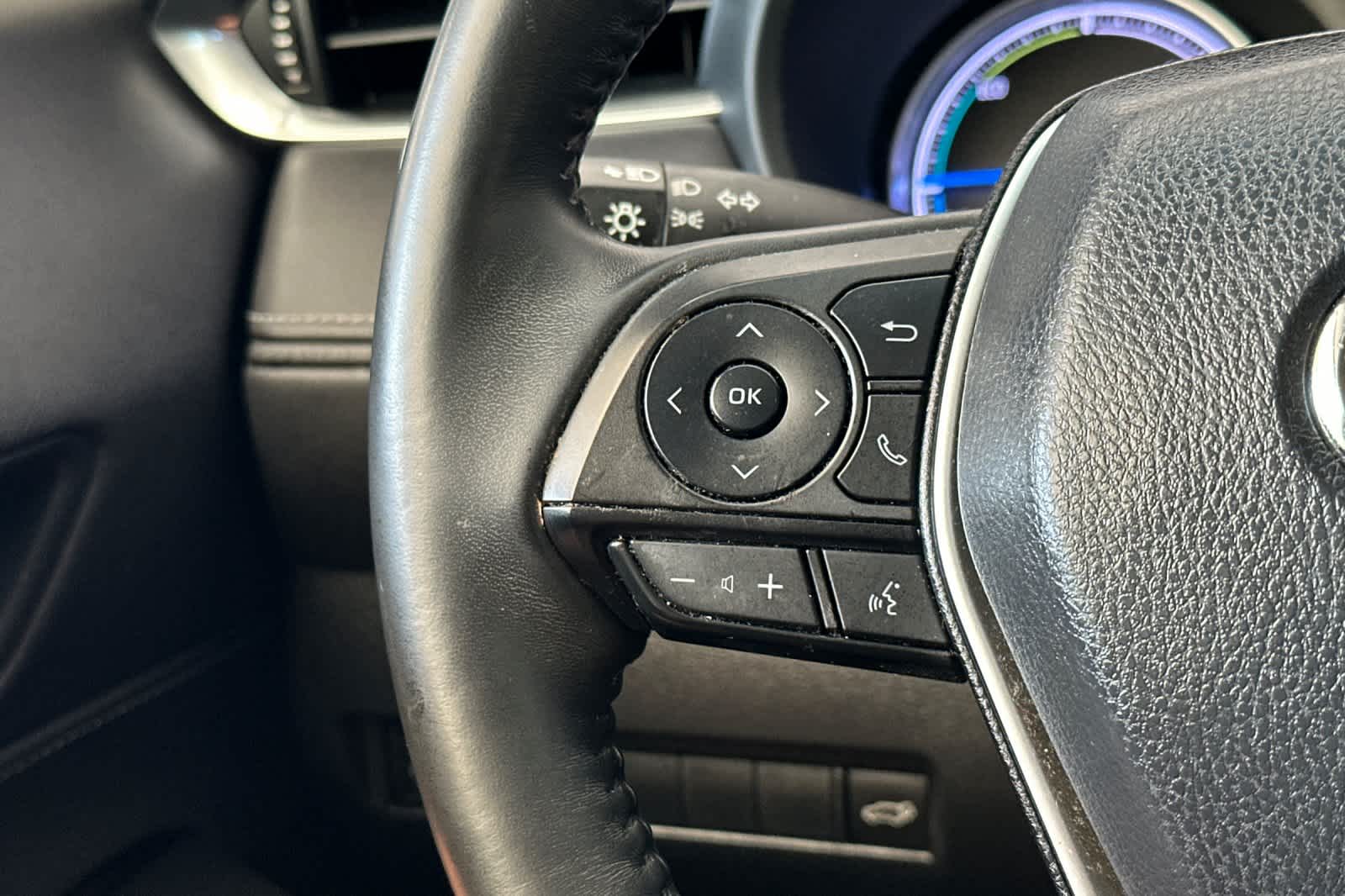 Thumbnail: 2021 Toyota Venza - 26