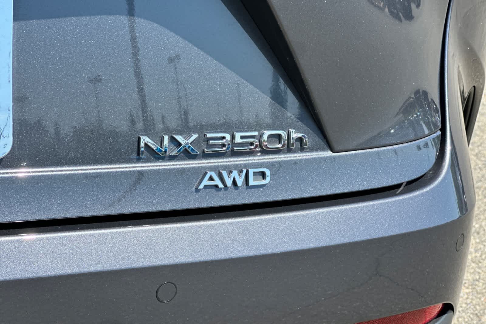 2025 Lexus NX  32
