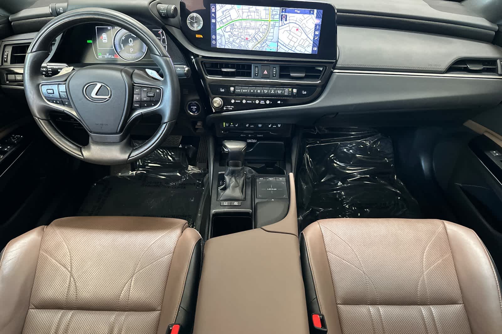 Thumbnail: 2022 Lexus ES - 3