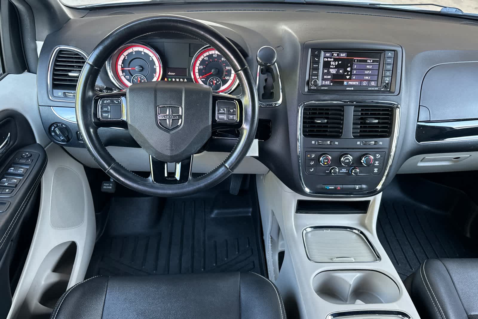 Thumbnail: 2019 Dodge Grand Caravan - 14