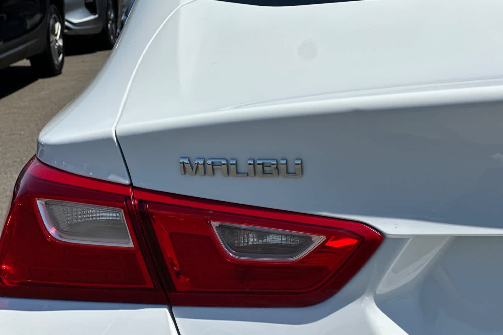 Thumbnail: 2017 Chevrolet Malibu - 30