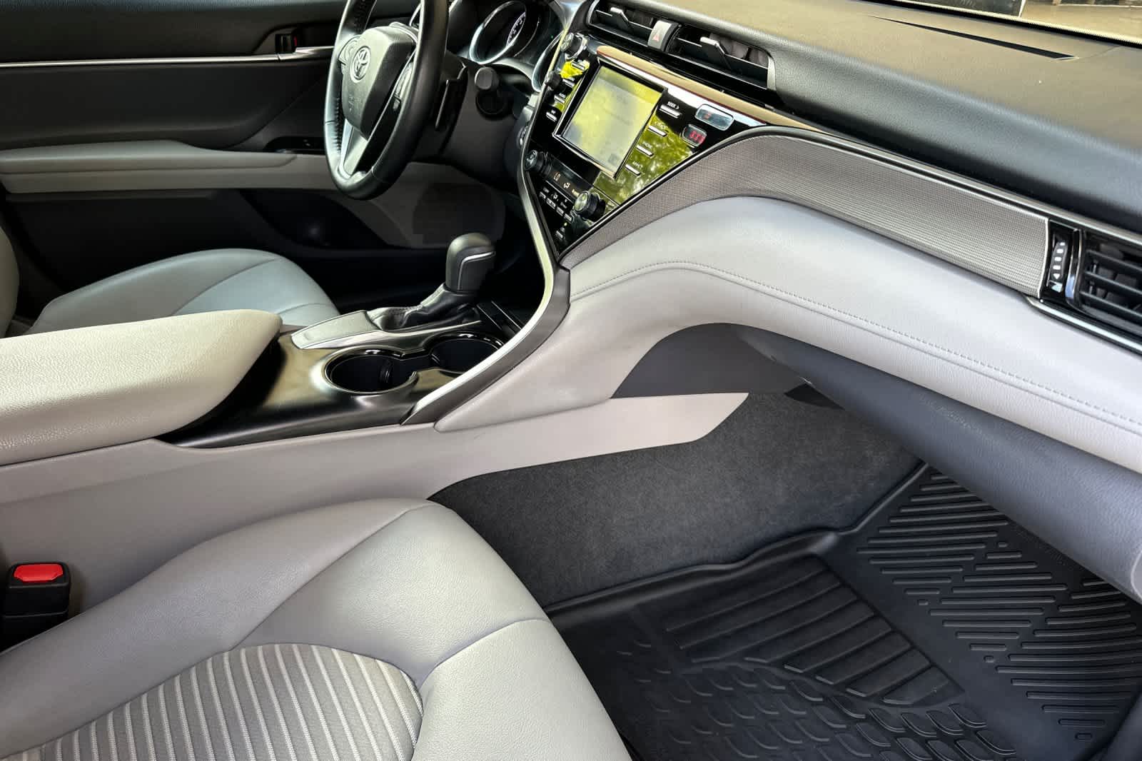 Thumbnail: 2019 Toyota Camry - 15