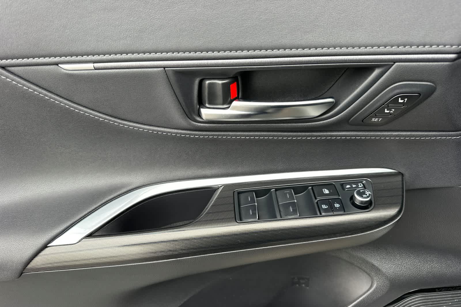 Thumbnail: 2024 Toyota Venza - 12