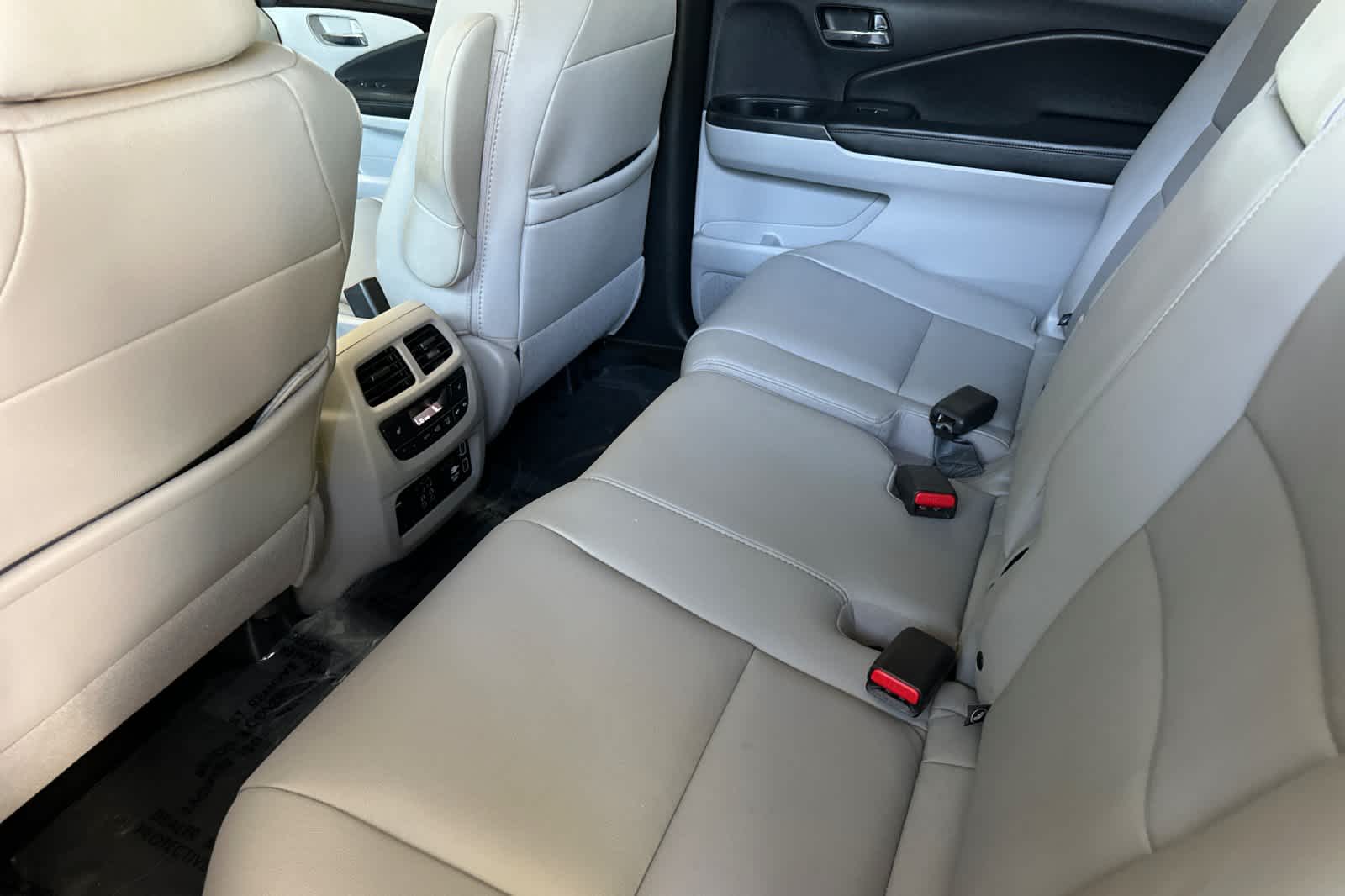 Thumbnail: 2019 Honda Pilot - 4