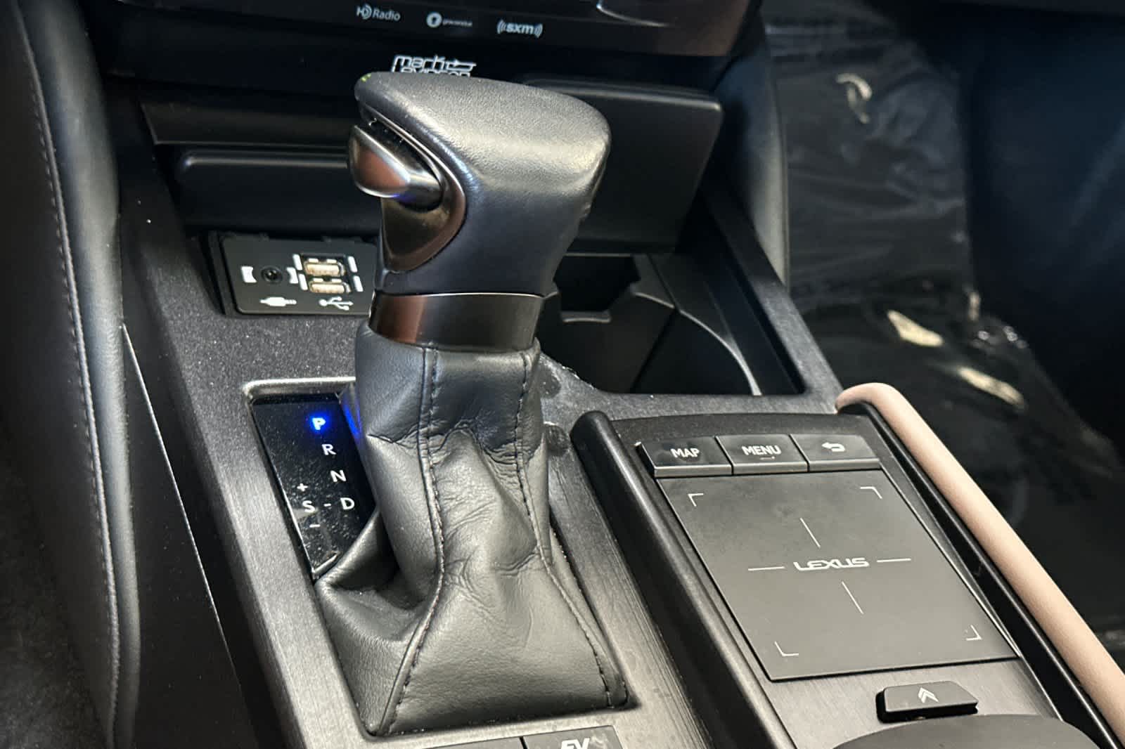 Thumbnail: 2022 Lexus ES - 24
