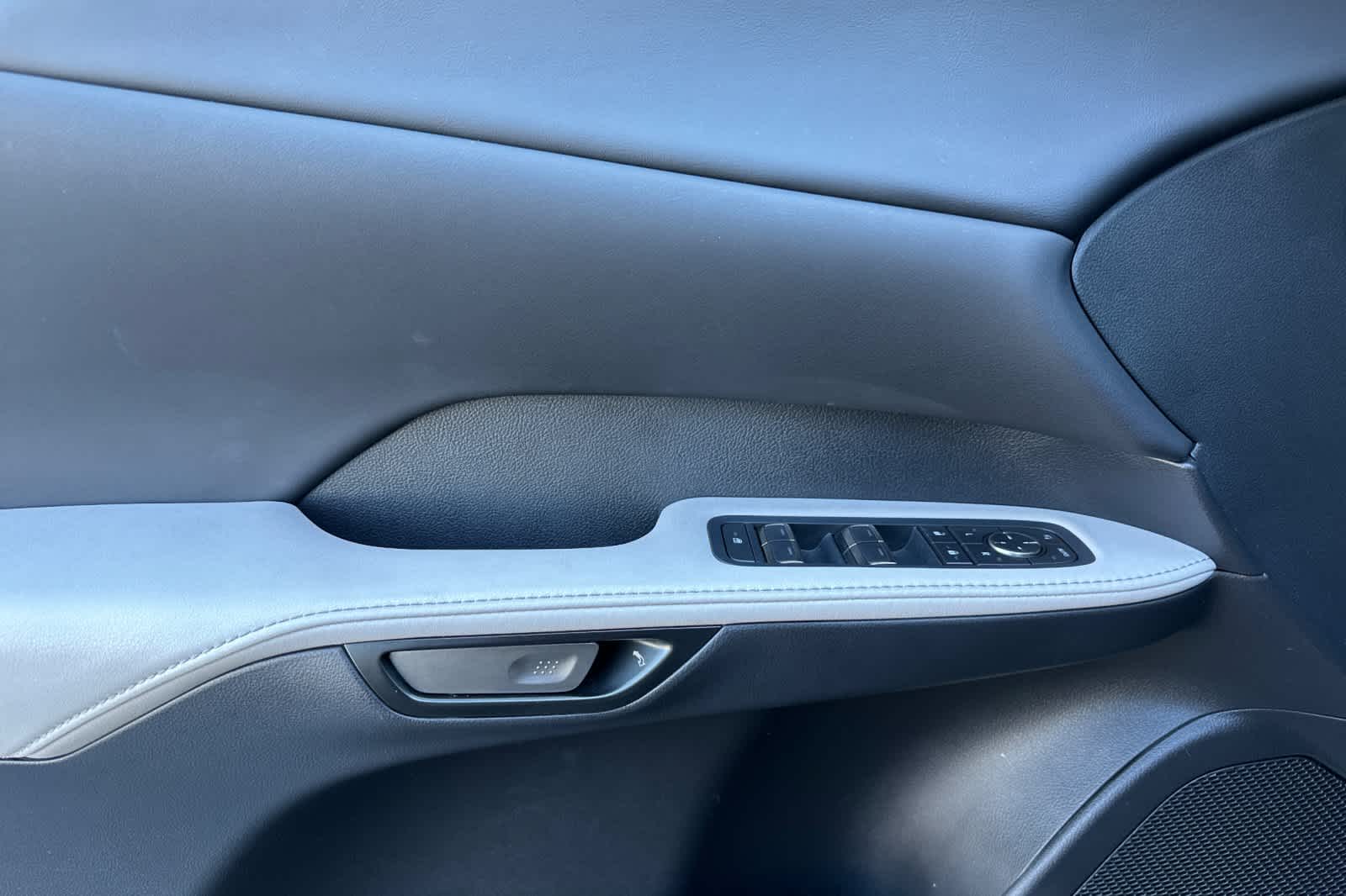 Thumbnail: 2025 Lexus RX - 12