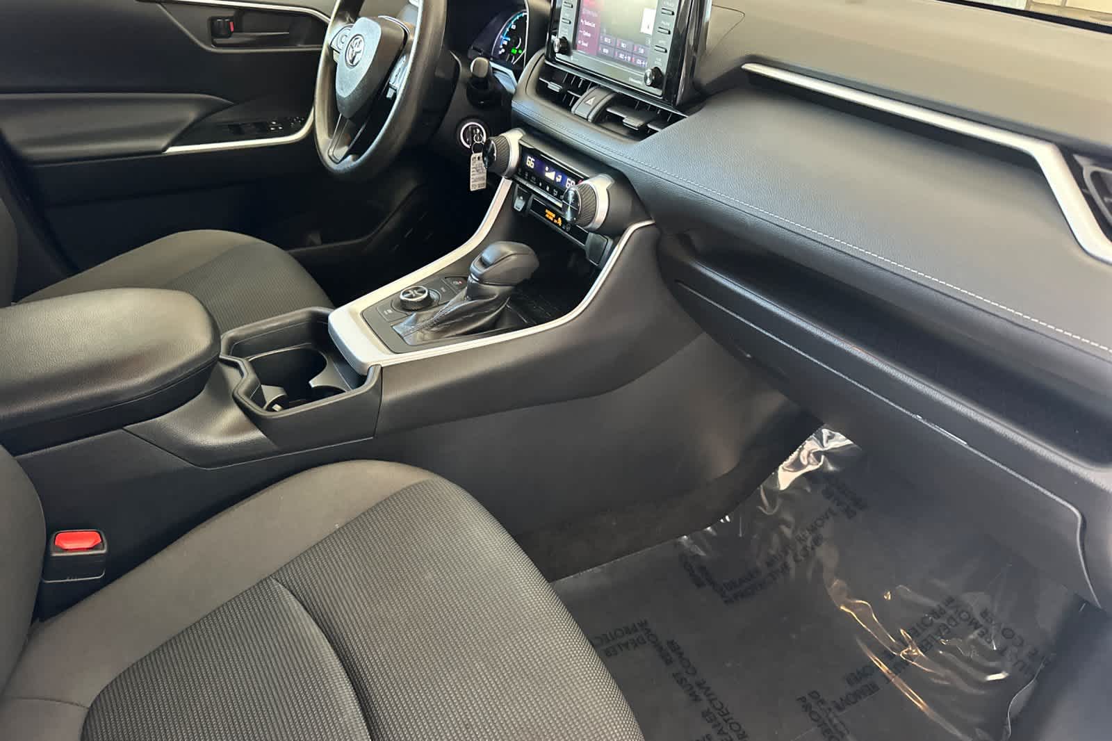 Thumbnail: 2021 Toyota RAV4 - 17