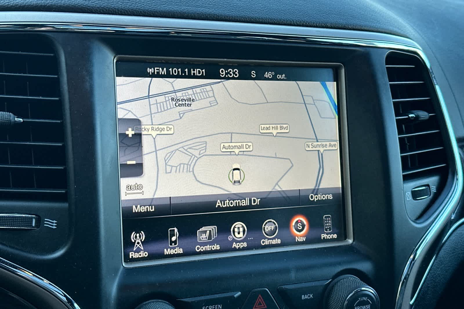 Thumbnail: 2017 Jeep Grand Cherokee - 21