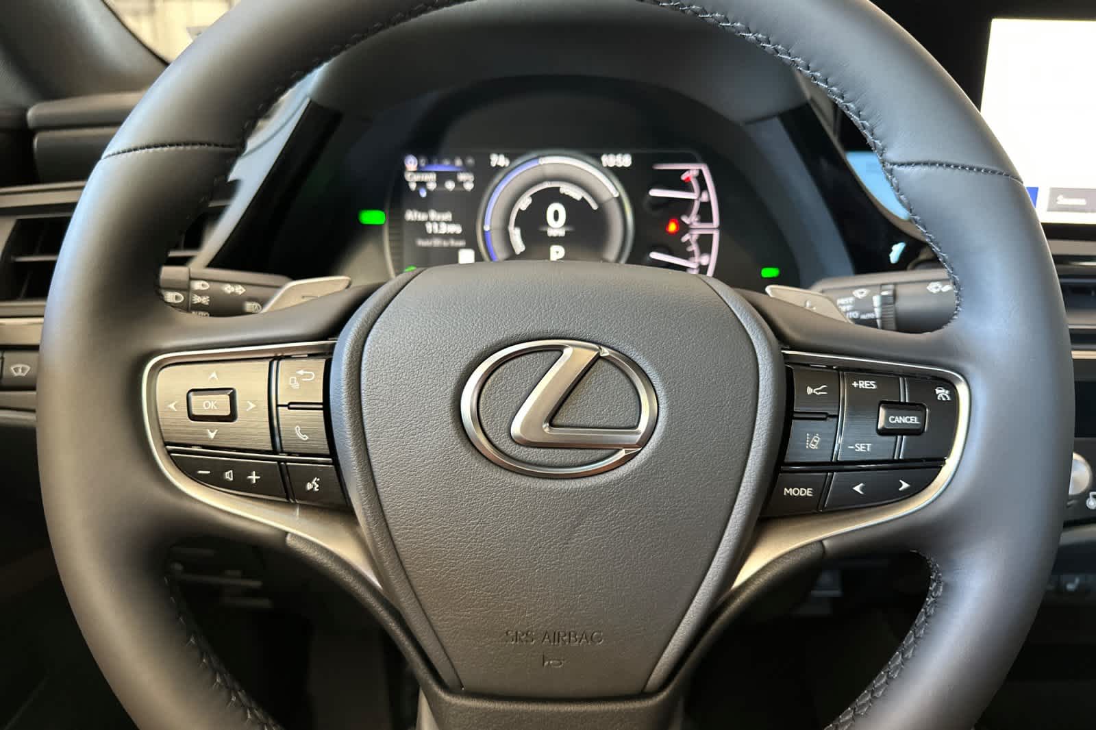 Thumbnail: 2025 Lexus ES - 24