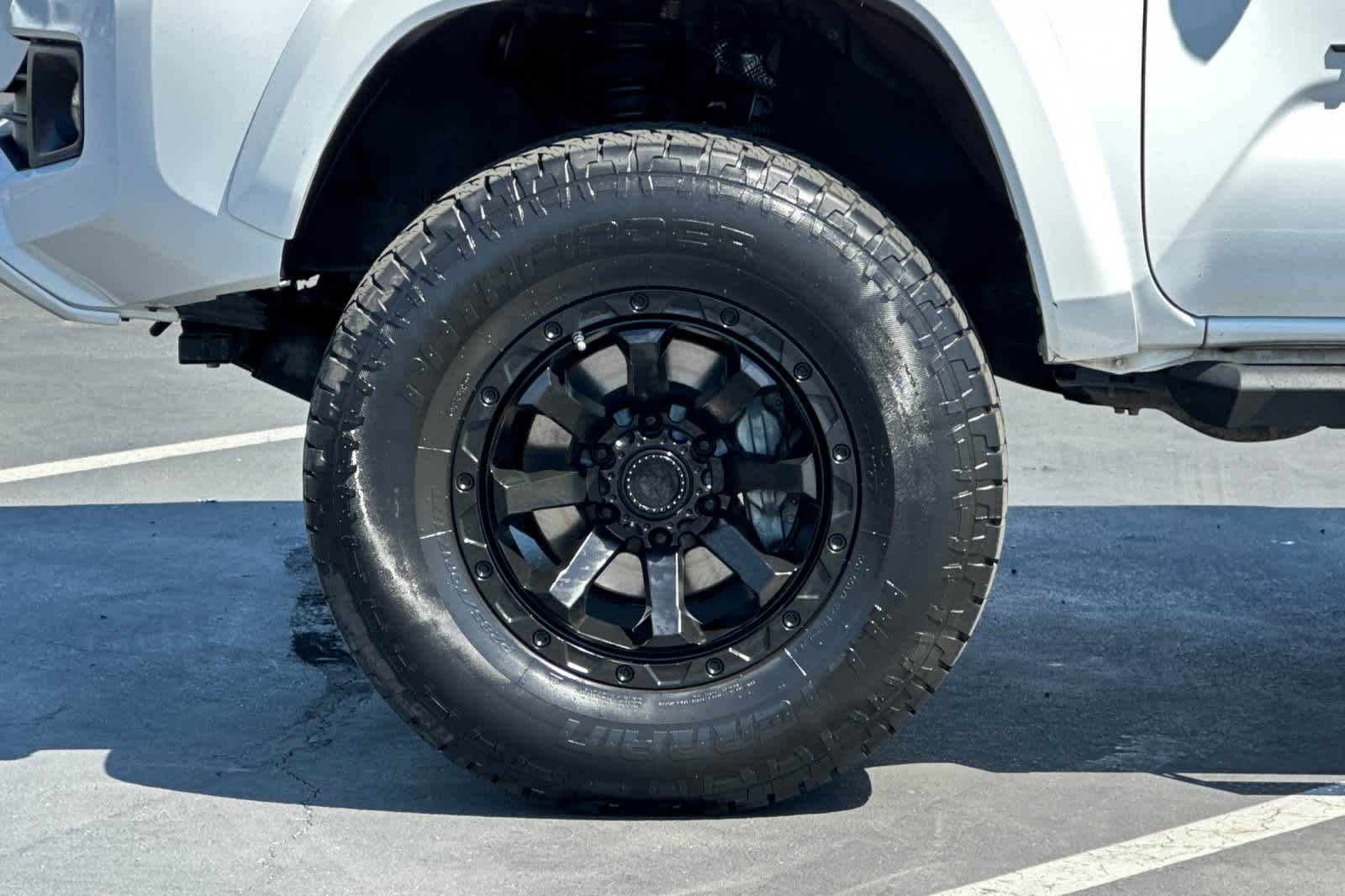Thumbnail: 2017 Toyota Tacoma - 31