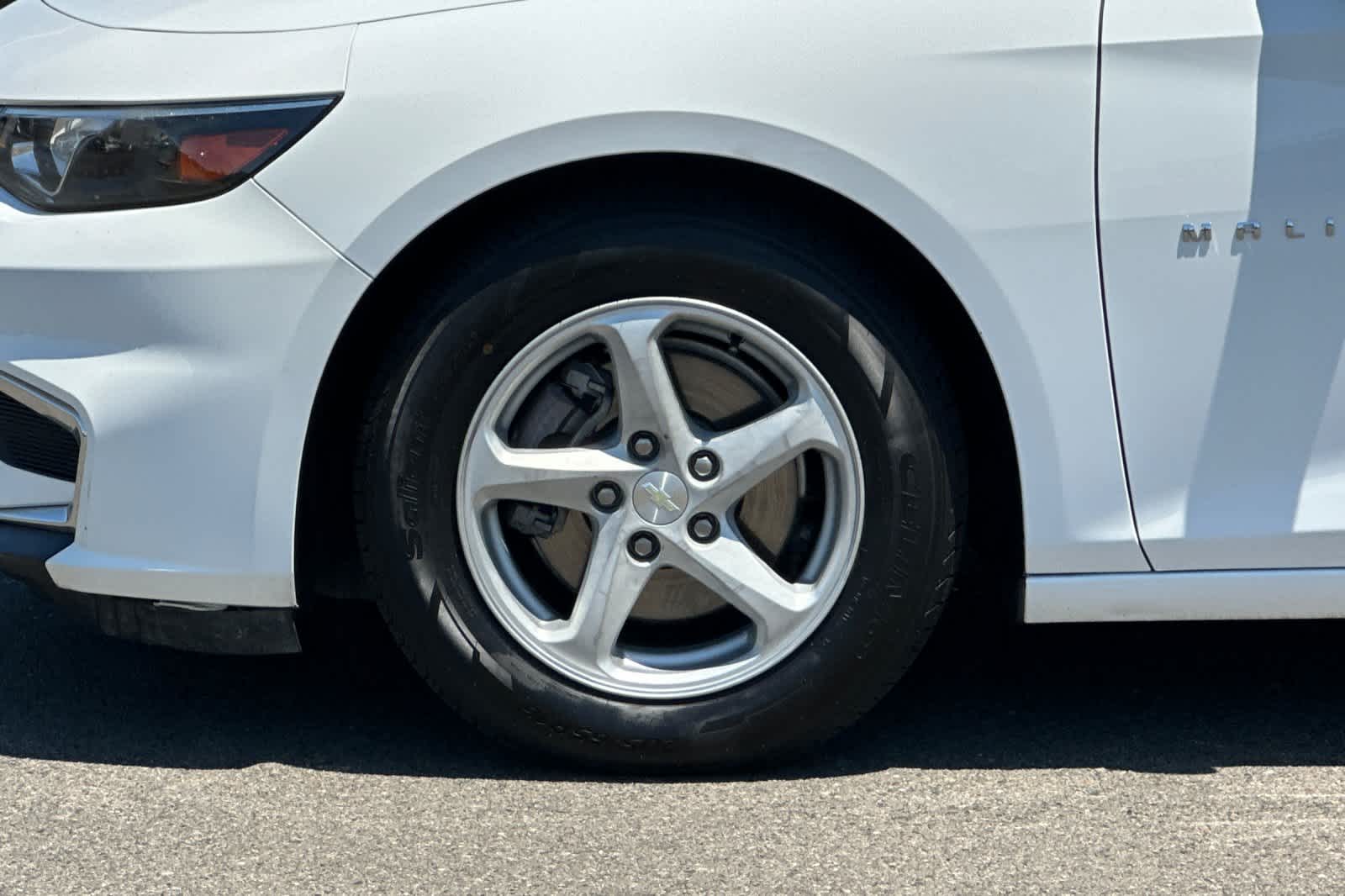 Thumbnail: 2017 Chevrolet Malibu - 29