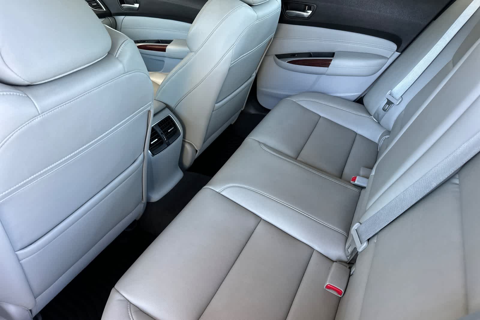 2016 Acura TLX Base 4