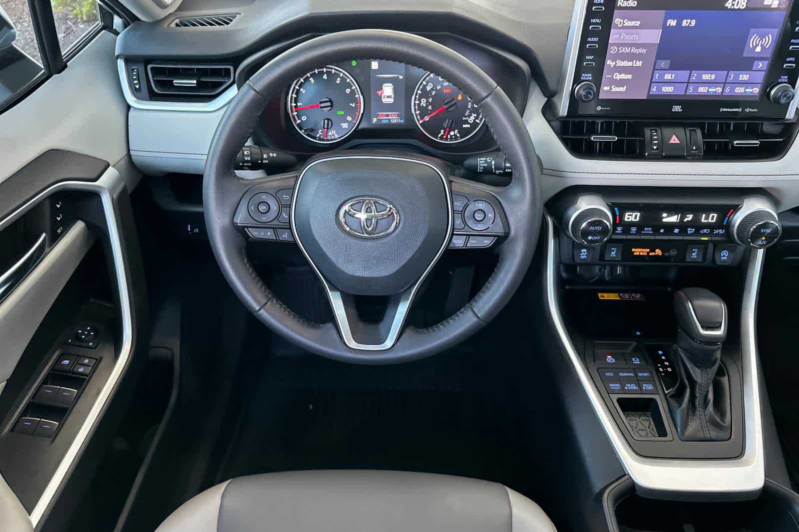 Thumbnail: 2022 Toyota RAV4 - 15