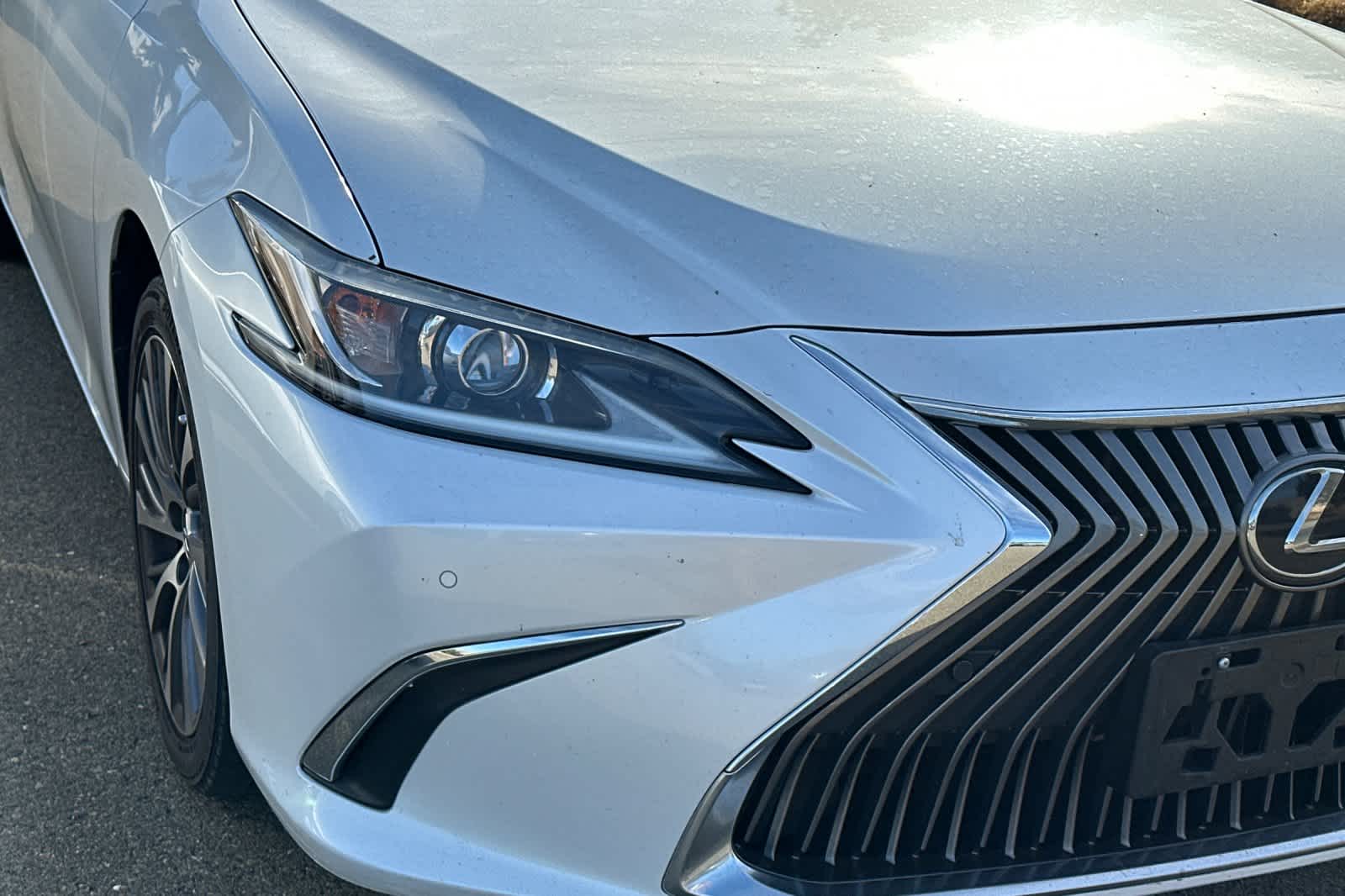 Thumbnail: 2019 Lexus ES - 8