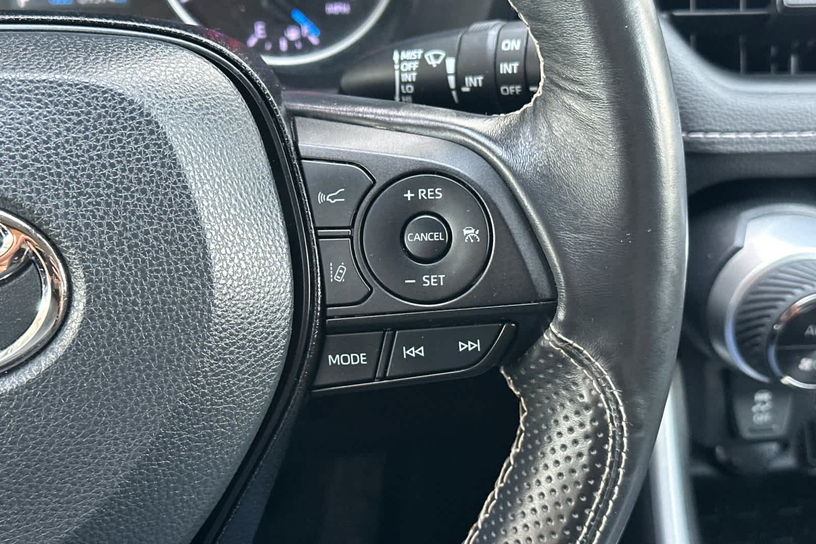 Thumbnail: 2022 Toyota RAV4 - 27