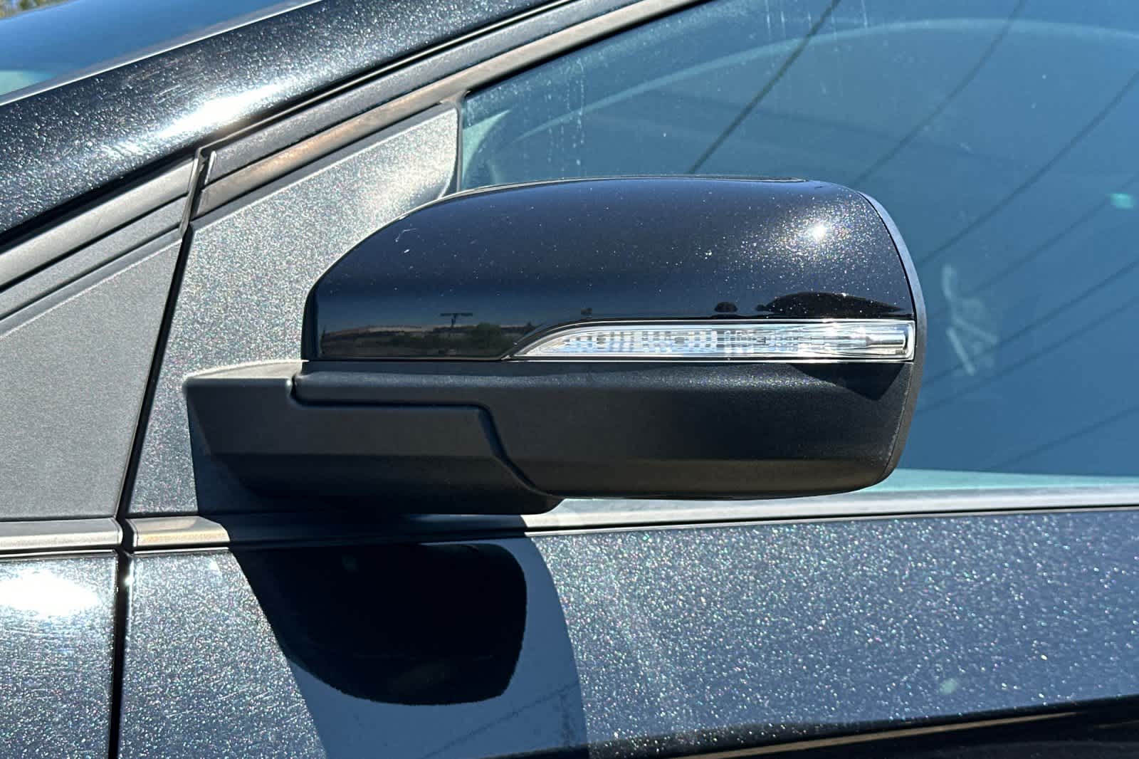 Thumbnail: 2015 Ford Edge - 21
