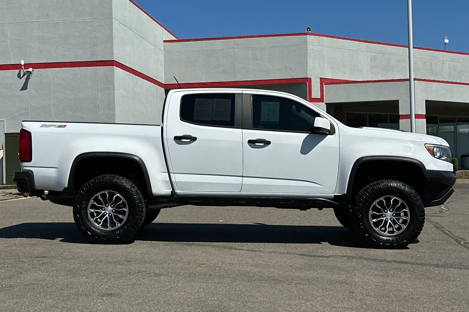 Thumbnail: 2019 Chevrolet Colorado - 6