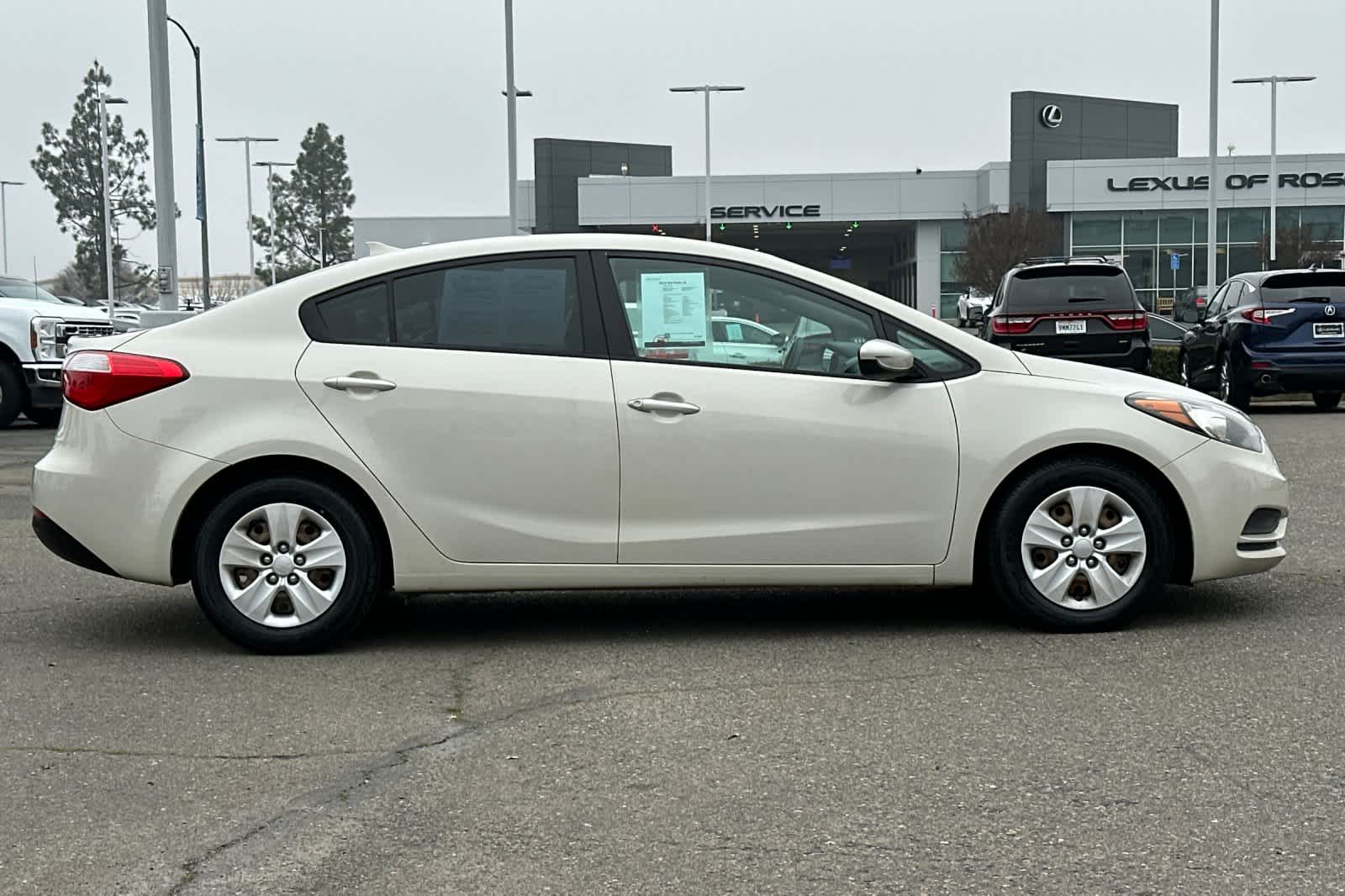 Thumbnail: 2015 Kia Forte - 6