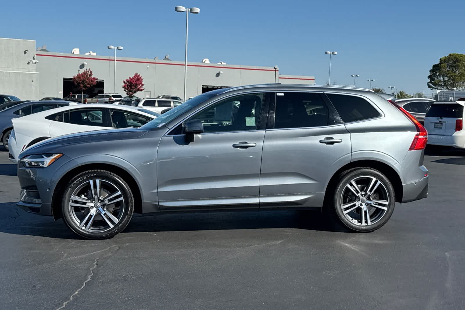 Thumbnail: 2018 Volvo XC60 - 9