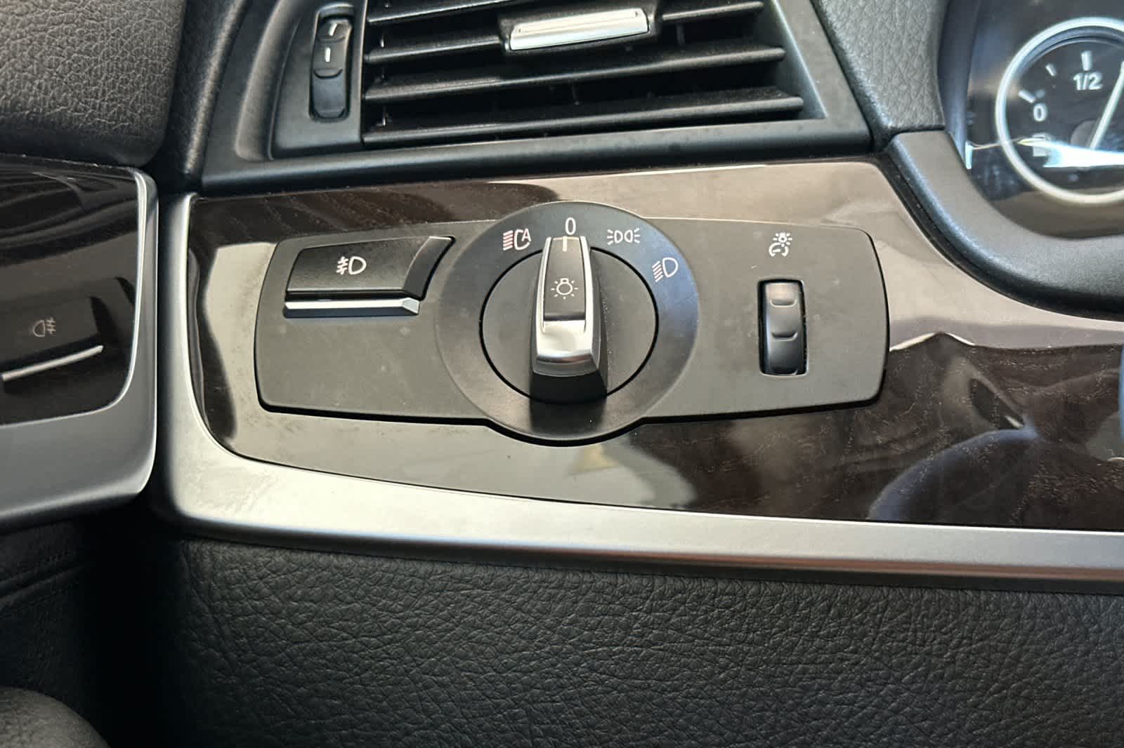 Thumbnail: 2016 BMW 5 Series - 30