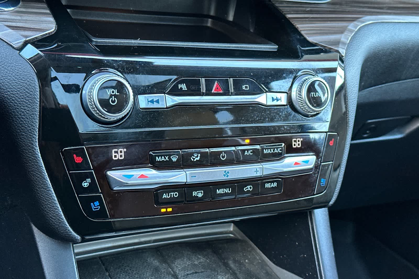 Thumbnail: 2021 Ford Explorer - 24