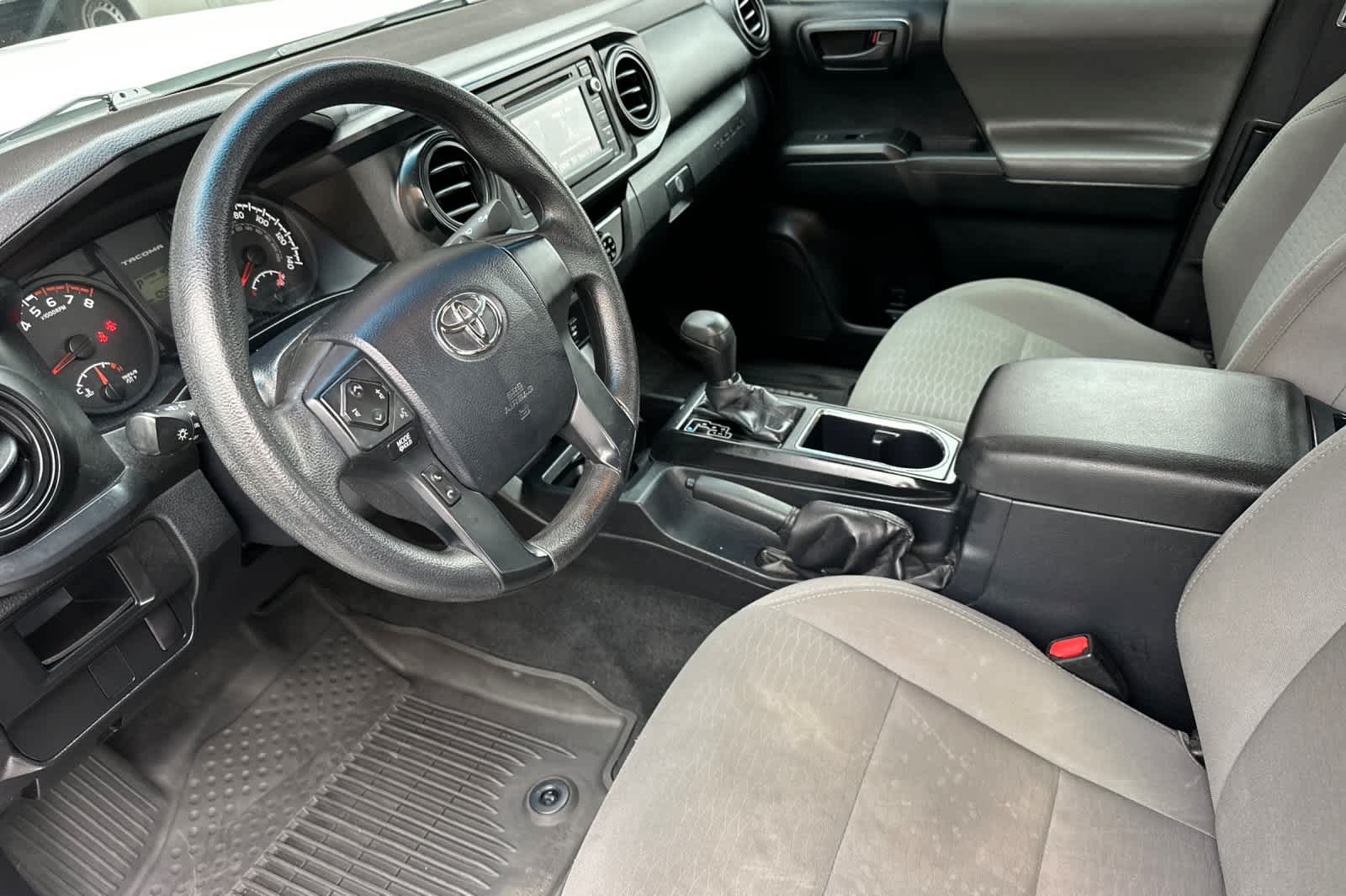 Thumbnail: 2016 Toyota Tacoma - 11