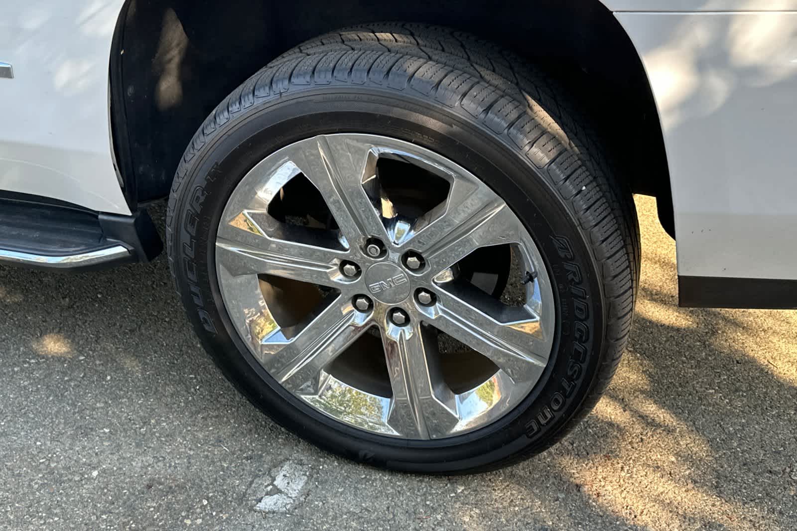 Thumbnail: 2019 GMC Yukon - 18