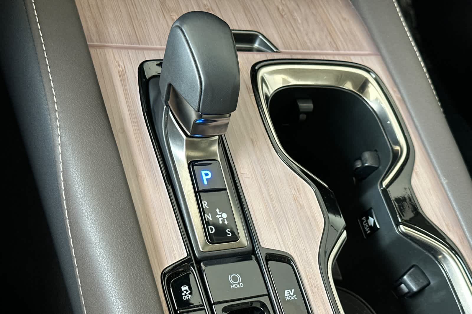 Thumbnail: 2024 Lexus RX - 24