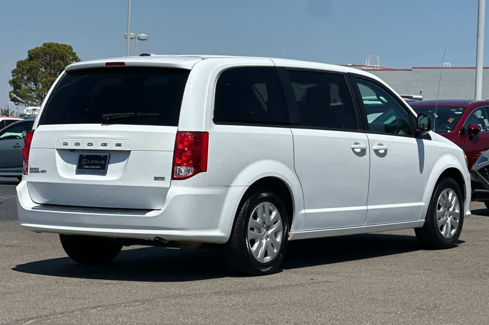 Thumbnail: 2018 Dodge Grand Caravan - 2